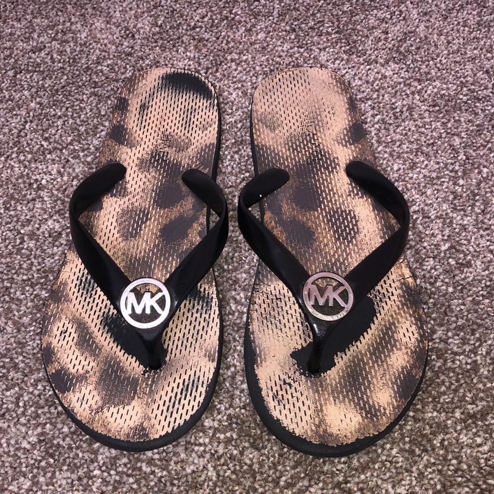 Michael Kors women’s flip flop black sandals